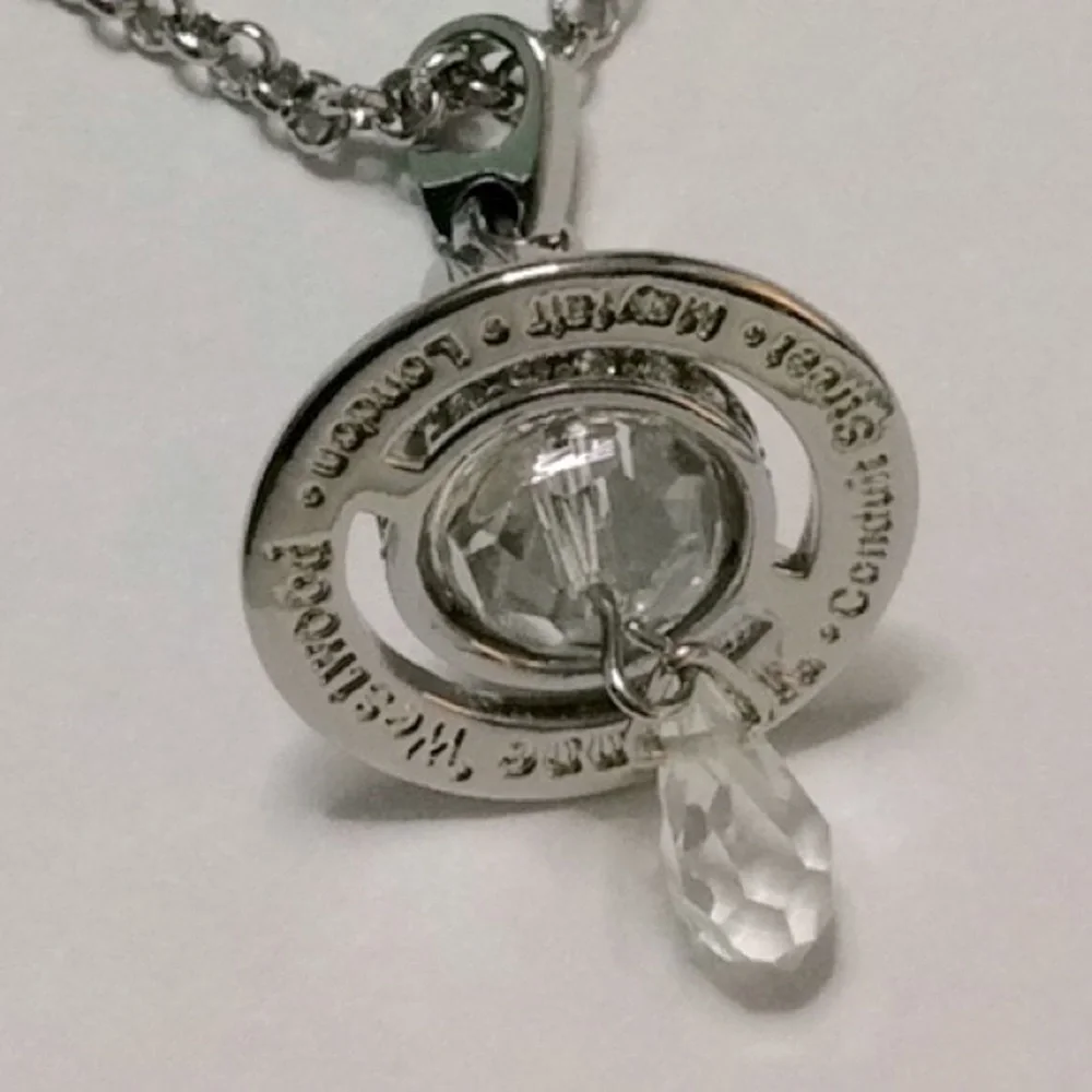 Sold out silver crystal pendant necklace - Picture 7 of 8